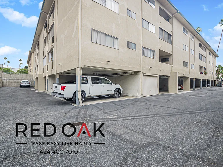 411 E Bay State St — Photo 32