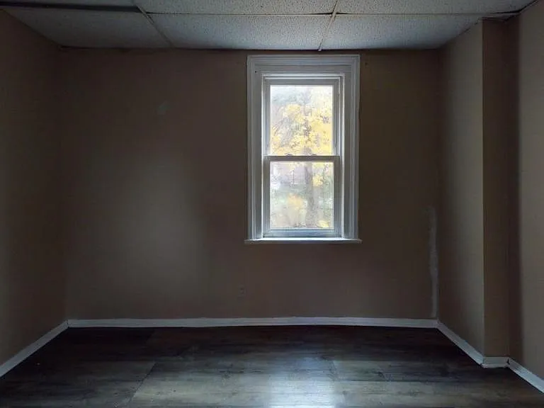 10 Locust St — Photo 5