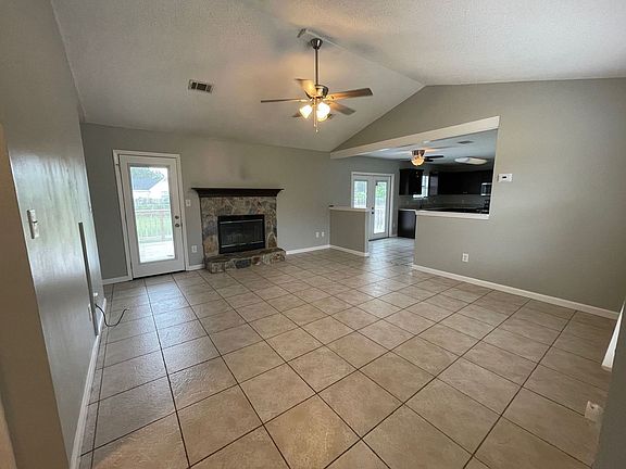2nd image of 2348 Prytania Cir