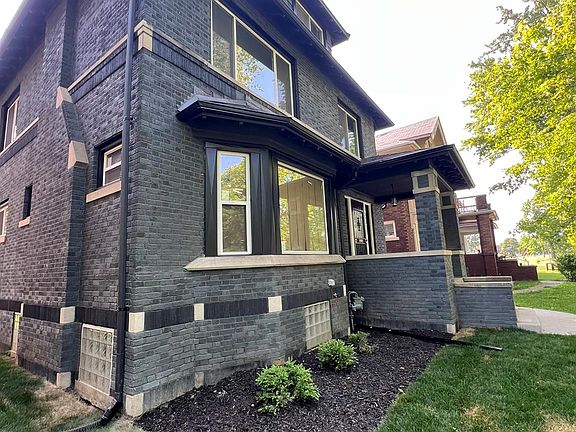 4th image of 3431 Field St
