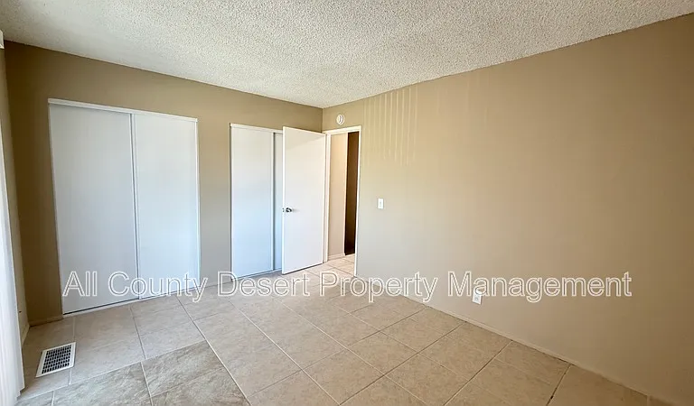 69180 Victoria Dr #8 — Photo 21