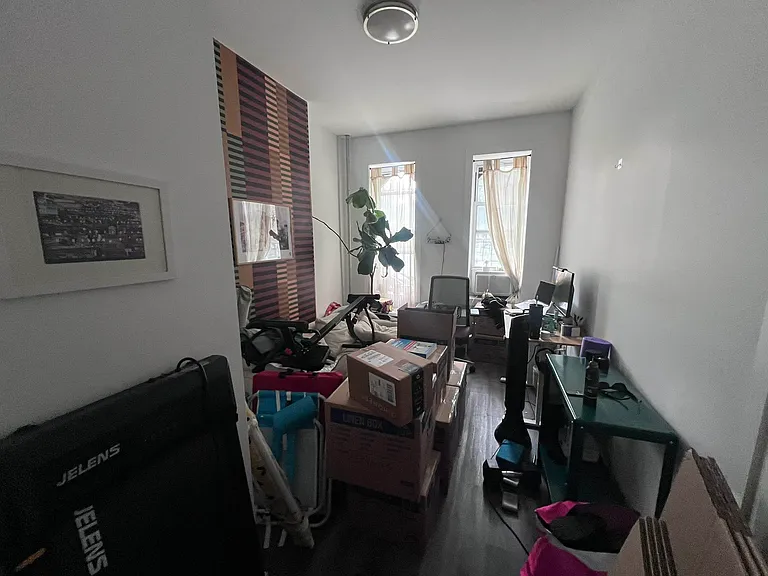 829 Halsey St #A — Photo 5