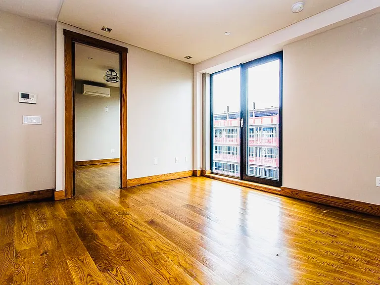 865 Willoughby Ave #5F — Photo 3