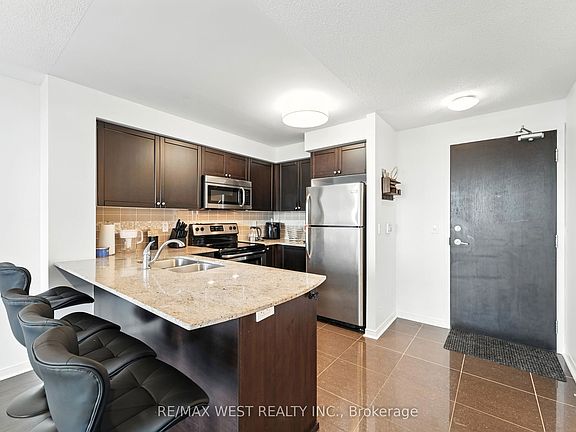 4th image of 75 King William Cres #Penthouse 2