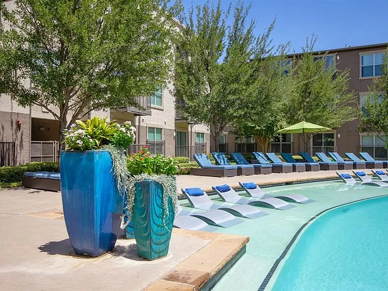Dallas, TX Apartment Homes — Photo 13