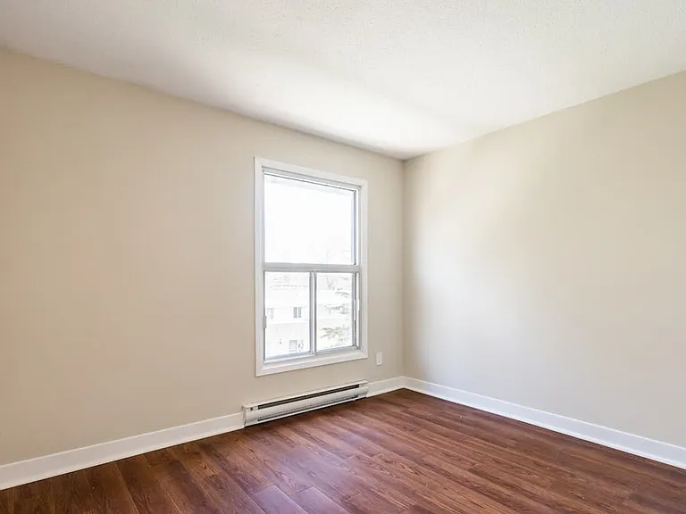 90 Churchill St — Photo 8