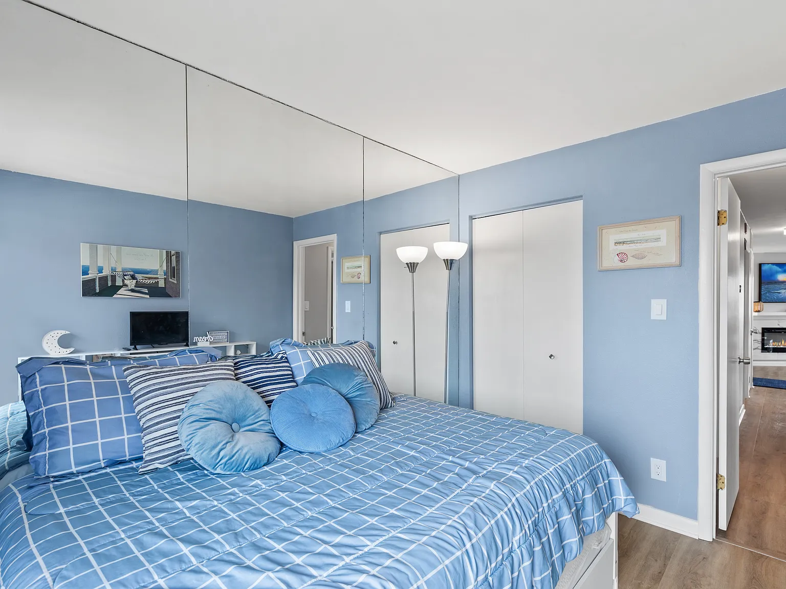 2 bed, 782 sqft, $2,400 — Photo 4