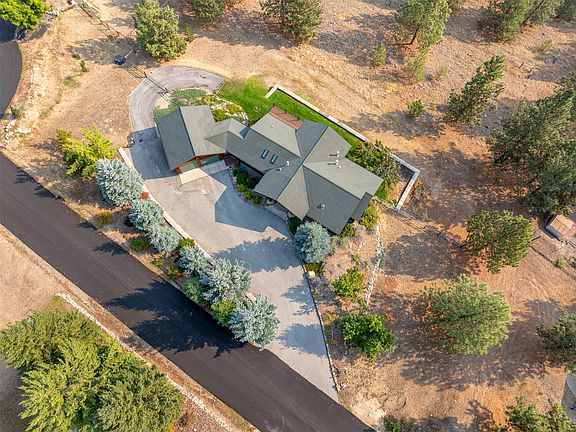 5th image of 222 Hilltop Dr