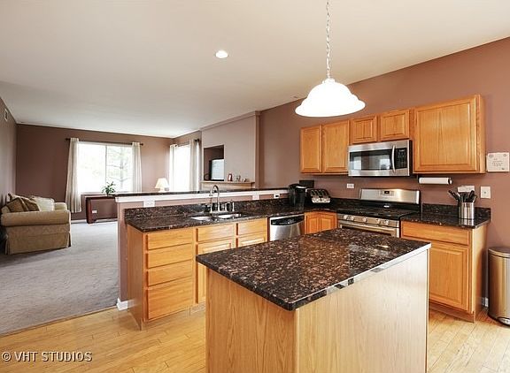 4th image of 502 N Thorndale Ln
