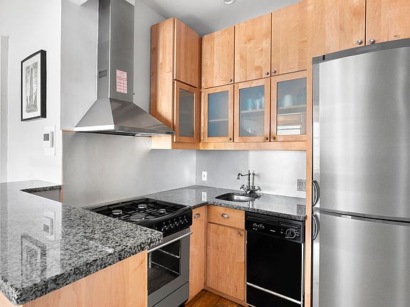5th image of 132 Joralemon St APT 4C