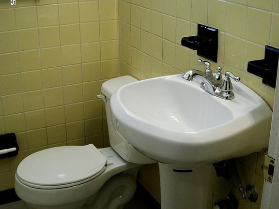 4th image of 1222 James St APT 1