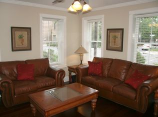 215 W Huntingdon St, Savannah, GA 31401