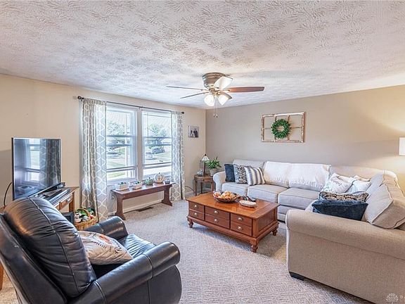 3rd image of 2475 Windsor Village Dr
