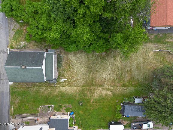 5th image of 518 Meadow Ave