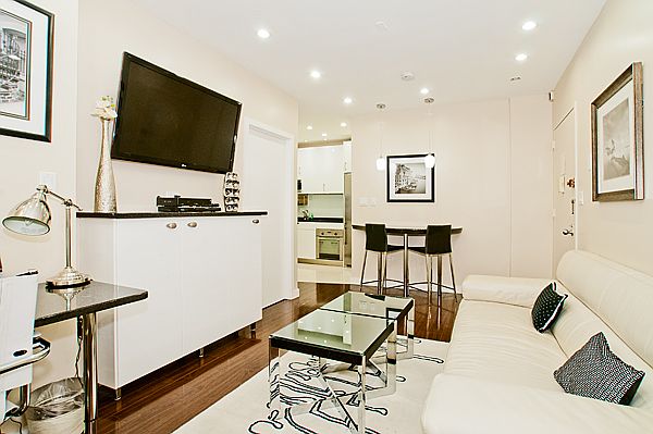 1st image of 150 W 51st St APT 923