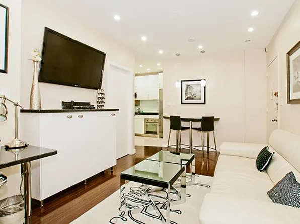 150 West 51st Street image 1 of 9