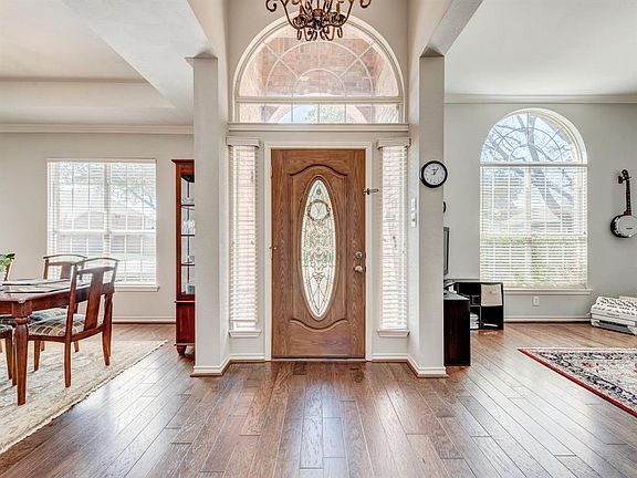 3rd image of 702 Beal Ln