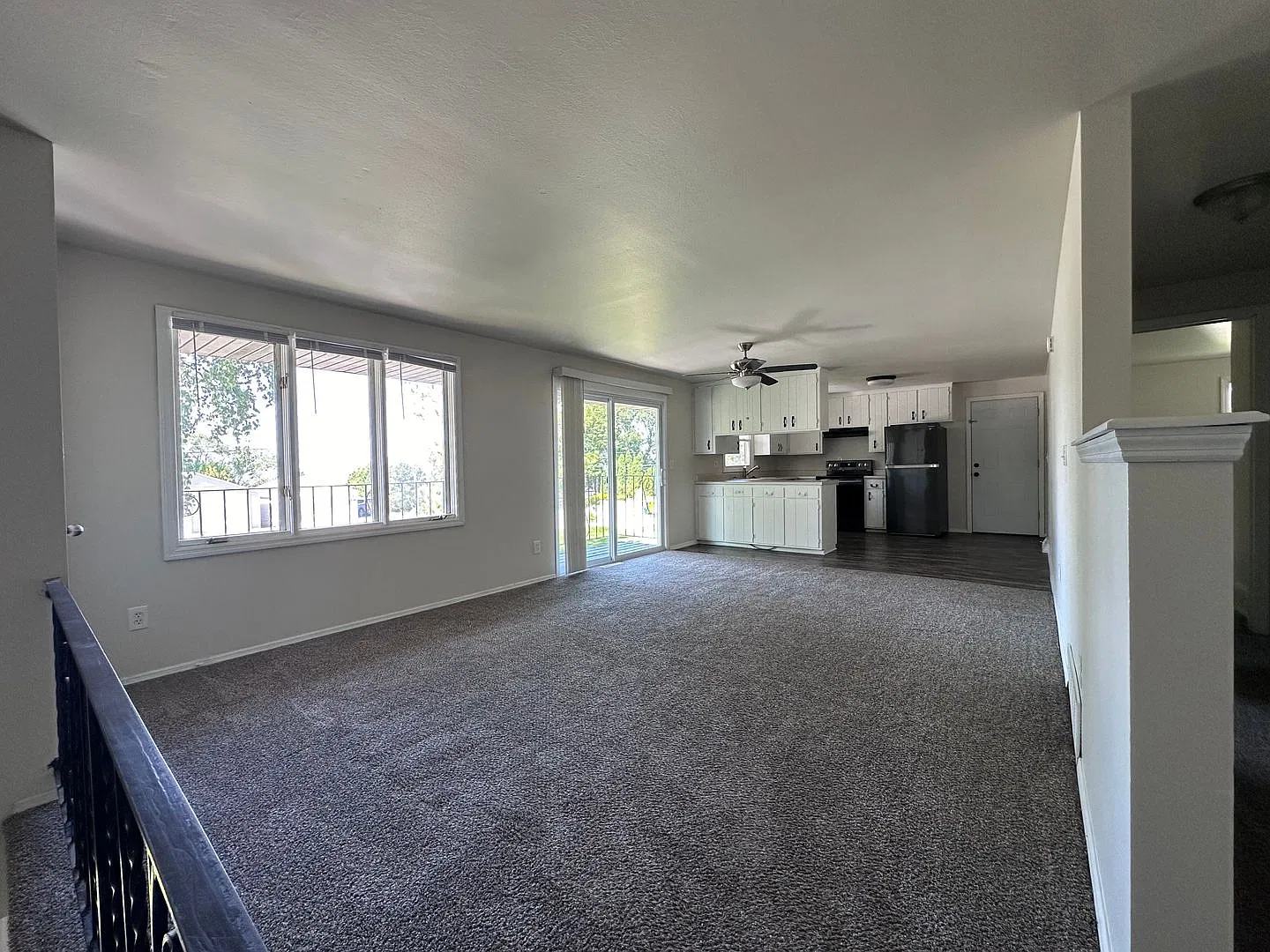 2746 - 2748 Nicolet Dr - Duplex — Photo 2