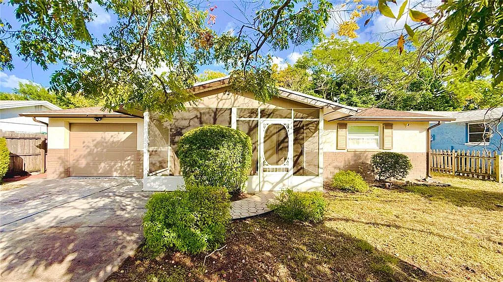 2 bed, 1.0 bath, 857 sqft, $1,600 — Photo 1