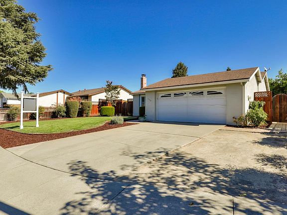 3rd image of 1560 Jasmine Way