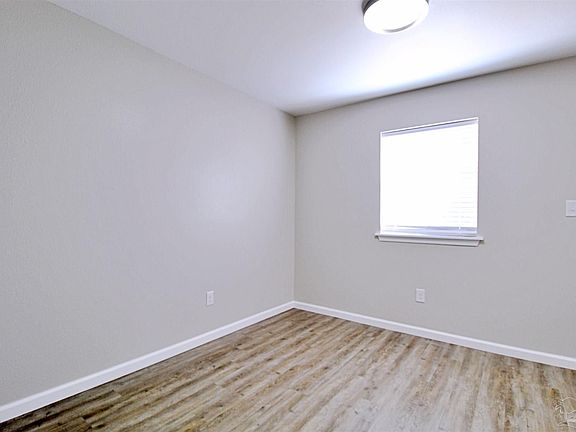 5th image of 2347 Wyatt St