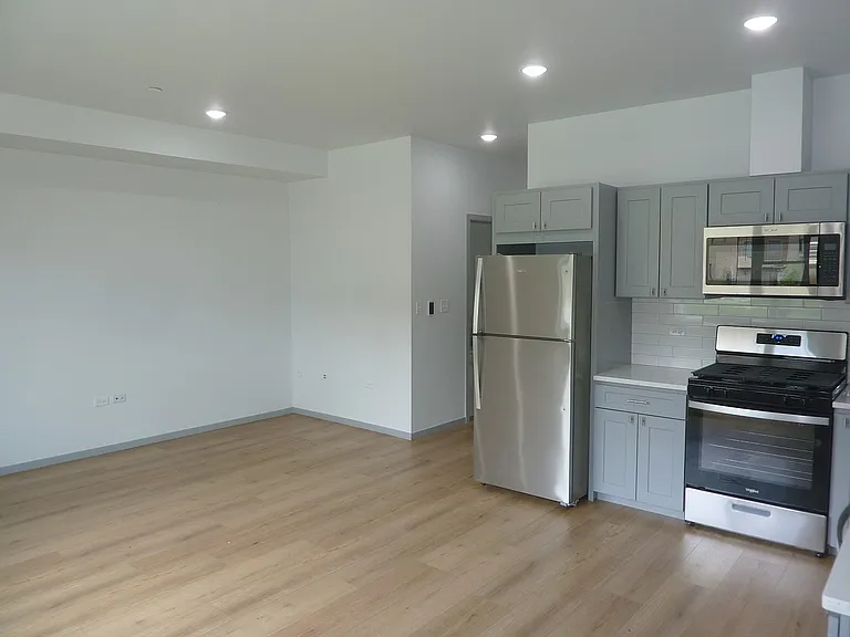9522 S 53rd Ave #1S — Photo 10