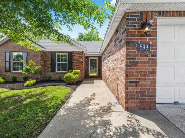 599 Richland Creek Ave, Elkins, AR 72727