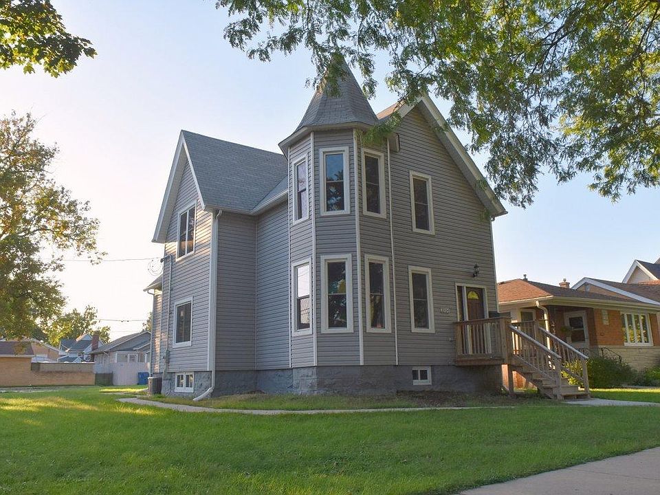 1st image of 3304 Calwagner Ave