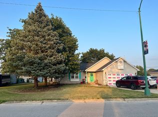 114 S Wagner Ave, Wapakoneta, OH 45895