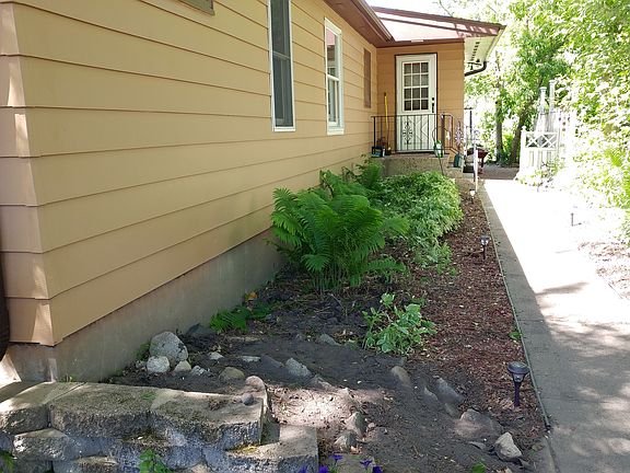 Side yard to back door