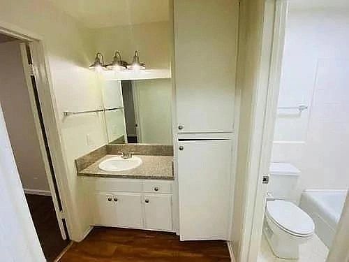 3rd image of 4342 W 130th St APT 1