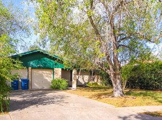 1303 Yosemite Dr, Beeville, TX 78102