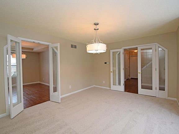3rd image of 5527 Woodvalley Ct