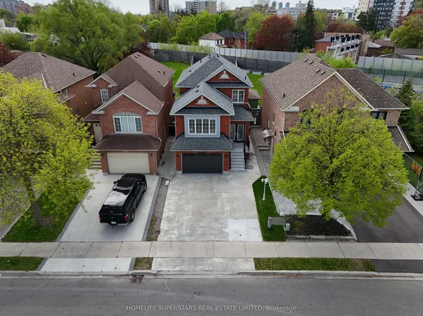 251 Queenslea Ave, Toronto, ON M9N 3X4