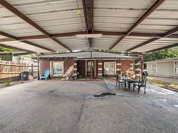 3rd image of 2400 Park Ave