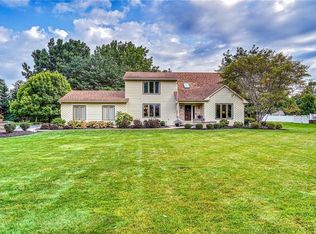 1226 Lake Point Dr, Webster, NY 14580