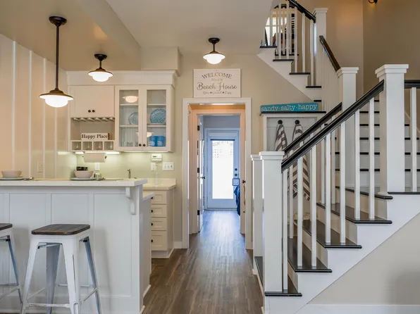 2051 Lake St, Holland, MI 49424