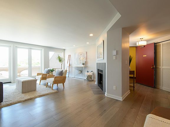 5th image of 2101 Westlake Ave N Unit 102