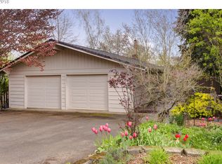 1921 Valley View Dr, West Linn, OR