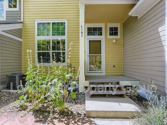 3rd image of 907 Snowberry St