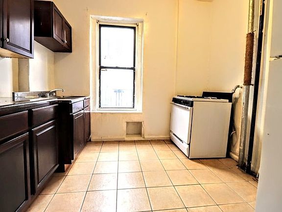 3rd image of 286 Fort Washington Ave #2F