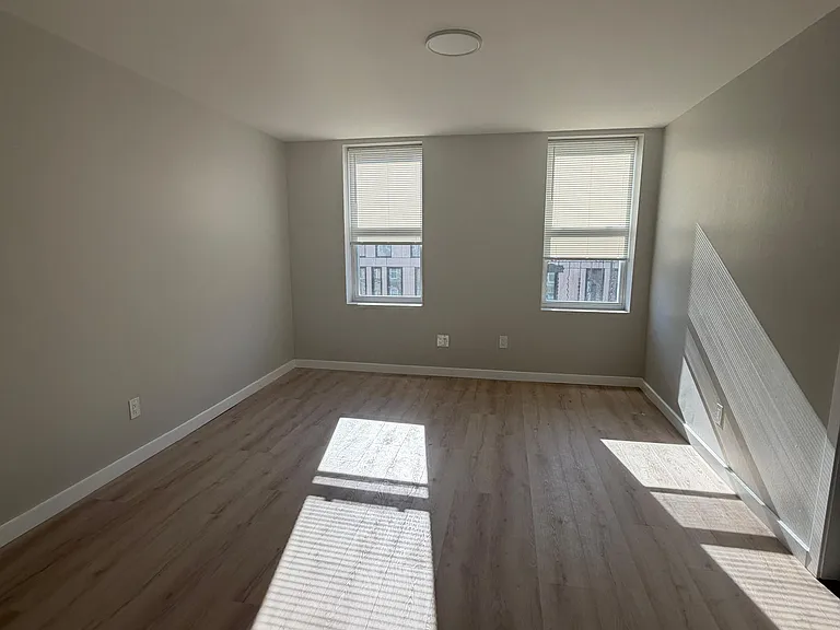 717 Clinton St #14 — Photo 4