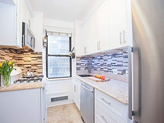 5th image of 1076 1st Ave #10F