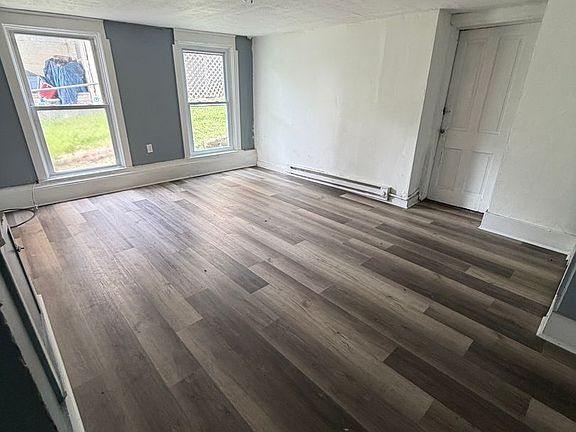 3rd image of 261 Locust Ave