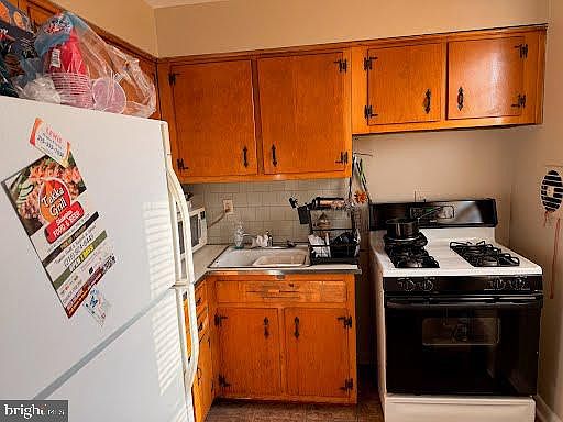 2nd image of 147 Covington Rd