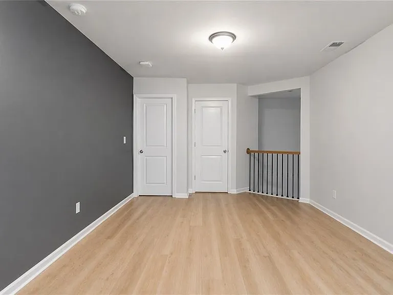 1339 Endicott Ct — Photo 17