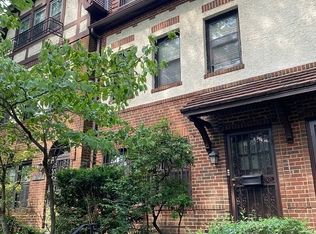 272 Burns St, Forest Hills, NY 11375