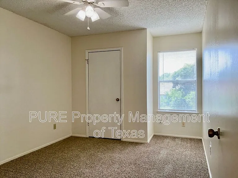 12120 Thompkins Dr #B — Photo 13