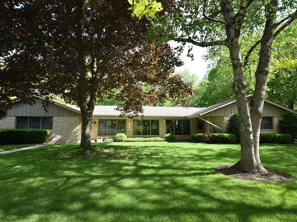 1st image of N115W19926 Woodland Dr