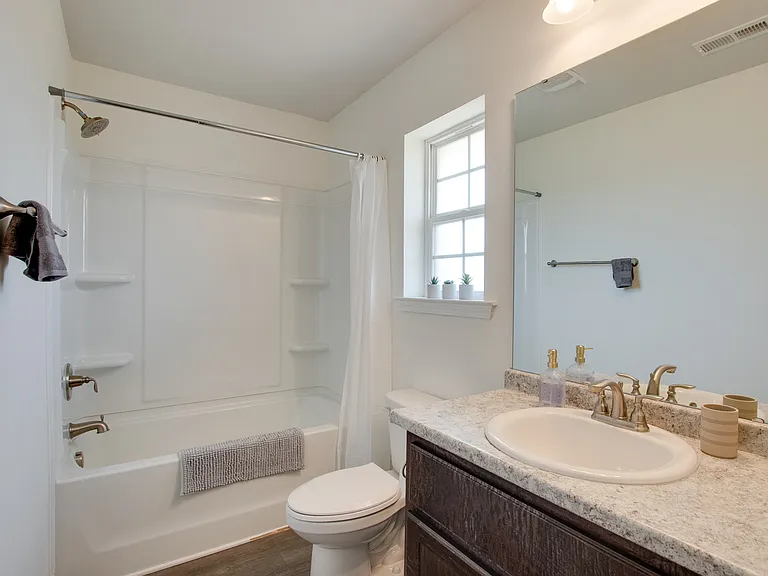 200 Abercorn Dr — Photo 15